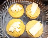 Foto del paso 4 de la receta: Tortas de polenta rellenas con queso Reblochon