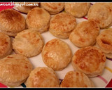 Foto del paso 3 de la receta: Canapés de queso brie y mermelada de tomate