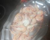 Foto del paso 1 de la receta: Rollitos de trucha ahumada rellenos de queso crema y langostinos