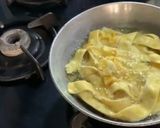 बेसन की गुजराती पापड़ी (Besan ki Gujarati papdi recipe in Hindi) रेसिपी चरण 4 फोटो