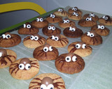 Foto del paso 14 de la receta: Galletas araña para la noche de Halloween