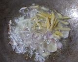 Foto langkah ke 2 dari resep Bubur Cumi Cumi 🐙.
