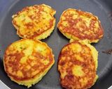 Foto del paso 9 de la receta: Alitas de pollo al horno. Guarnición: blinis de papas y gajos de mandarina caramelizados
