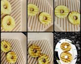 A picture of step 2 of Grilled pineapple with vanilla icecream.