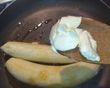 Foto del paso 2 de la receta: Plátano maduro asado en sartén relleno de queso con bocadillo