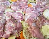 Foto del paso 3 de la receta: Bifes de pollo sobre vegetales anillados