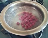 A picture of step 3 of Homemade Jamun flavour Boba pearls tea.