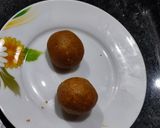 A picture of step 7 of Sattu laddu.