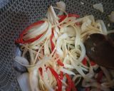 Foto del paso 1 de la receta: Salteado de coditos