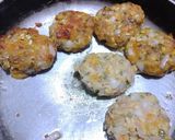 स्प्राउट्स टिक्की विथ ढोकला बर्गर (sprouts tikki with dhokla burger recipe in Hindi) रेसिपी चरण 1 फोटो