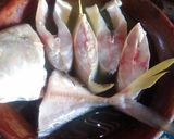 Foto langkah ke 1 dari resep Asam Keueng Ikan Rambeu (Kuwe/ GT).