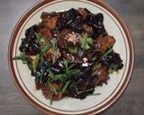 Gambar langkah 6 resipi Ayam Masak Kicap Lada Hitam & Cendawan Hitam.