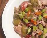 Foto langkah ke 4 dari resep Tumis Cumi Asin Asam Pedas.