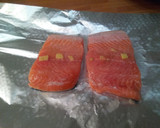 Foto del paso 2 de la receta: Salmón al vapor con lactonesa de hierbabuena y guarnición