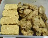 Foto langkah ke 8 dari resep Ungkep ayam dan tempe bumbu lengkuas.