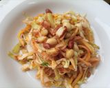 A picture of step 5 of Green mango salad.
