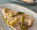 Foto del paso 3 de la receta: Lechola a la plancha con ajetes