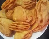 तिकोनी मठरी(Tikoni Mathri recipe in Hindi) रेसिपी चरण 5 फोटो