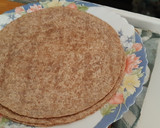 Foto del paso 5 de la receta: Tortillas integrales de trigo con lomo de cerdo y verduras