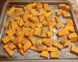 Foto del passaggio 1 della ricetta Zucca al forno con aromi