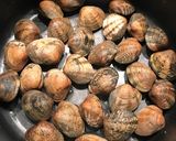 A picture of step 1 of 🍝 Easy pasta with clams & fresh tomato.