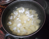 Foto del paso 1 de la receta: Coliflor rebozada con puré de papas, longaniza y mojo