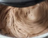 Foto del paso 5 de la receta: 🍫Bizcochuelo chocolatoso esponjoso y húmedo - Chocolate de taza + cacao amargo - Fácil y rendidor 🍫