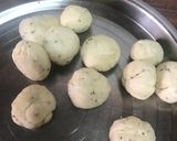 A picture of step 5 of Potatoes toffee.