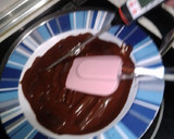 Foto del paso 1 de la receta: Chocolate negro con pipas a la miel y sal