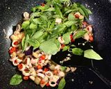 Foto langkah ke 3 dari resep Tumis Cumi Asin.
