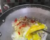 Foto langkah ke 2 dari resep Tumis Brokoli Wortel Telur.
