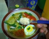 Foto langkah ke 8 dari resep Soto Lamongan tabur serbuk koya.