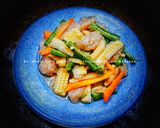 Foto langkah ke 4 dari resep Capcay Bakso Sederhana.
