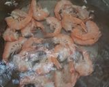 Foto langkah ke 4 dari resep Tomyam Seafood Simple.