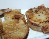 A picture of step 4 of Chinese Style Onion Pork Chop with sweet soya sauce甜豉油洋蔥豬扒.