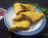 A picture of step 8 of Paneer Stuffed Besan Chilla.