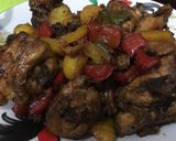 Foto langkah ke 4 dari resep Ayam Lada Hitam Paprika.