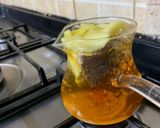 صورة لخطوة 2 من وصفة شاي التفاح