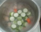 Foto langkah ke 4 dari resep 48°°° Sup OYONG BAKSO.