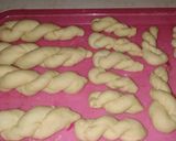A picture of step 11 of Twisted Doughnuts.