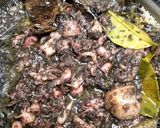 Foto langkah ke 4 dari resep Cumi Masak Hitam Pedas.