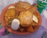 صورة لخطوة 3 من وصفة طعام مرقة حمراء 🍗🧅🍅🥕🥔🥫🍶