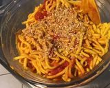 Une image de l'étape 6 de Timbale de spätzles aux tomates, thon, emmental et curcuma.