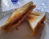 A picture of step 5 of Cheesy mushroom omelette sandwich.