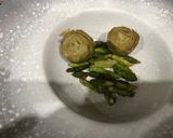 Foto del paso 5 de la receta: Huevo poché con alcachofas confitadas y crujiente de jamón y yuca