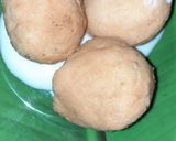 A picture of step 8 of Dahi Bhalla.