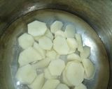 A picture of step 4 of Cabbage and potato sauce.