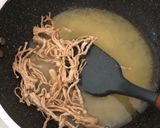 Foto langkah ke 3 dari resep Jamur Enoki Krispi.