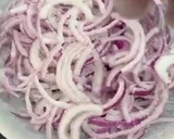 Foto del paso 1 de la receta: Cebolla encurtida con salsa de habanero