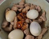 Hình bước làm 4 của món Thịt kho trứng